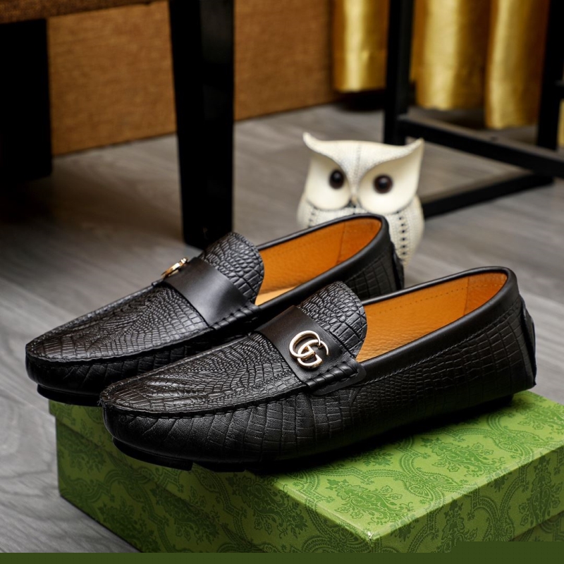 G*u*i leather shoes